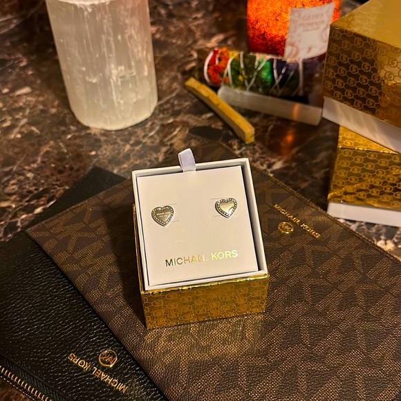 Michael Kors Jewelry - NWT MICHAEL KORS Silver Tone Pave Heart Stud Earrings
MKJX3966040